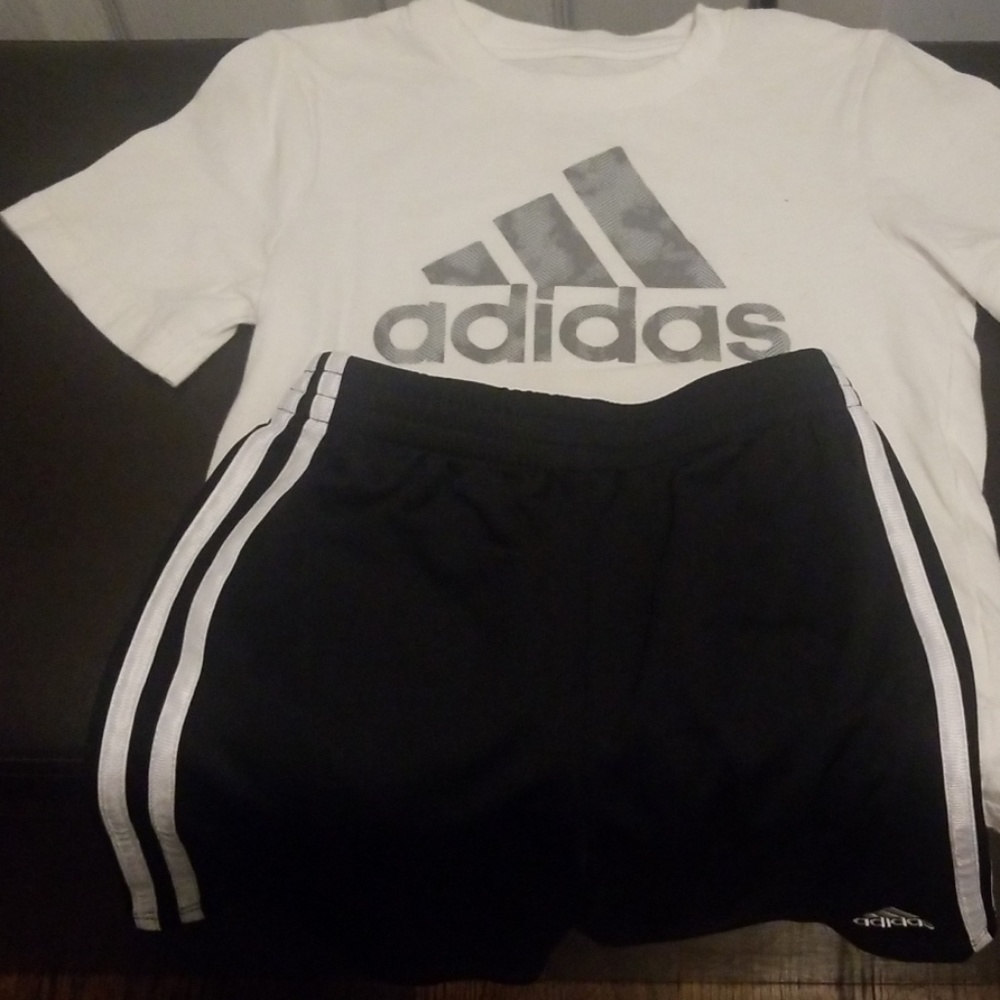 Boys adidas set